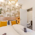 A13 - Boutique Retreat, Charm By Bqa Daire *