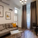A13 - Boutique Retreat, Charm By Bqa Daire