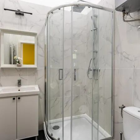 A13 - Boutique Retreat, Charm By Bqa *