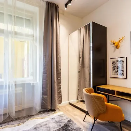 A13 - Boutique Retreat, Charm By Bqa Appartamento Budapest