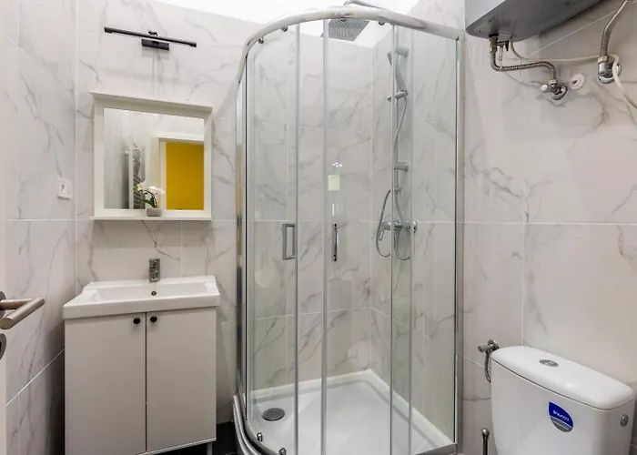 A13 - Boutique Retreat, Charm By Bqa *