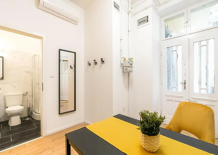 A13 - Boutique Retreat, Charm By Bqa